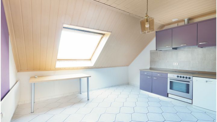 ***geräumige 2 Zimmer Oberwohnung mit EBK in Börger***

mit eigenem Garten, Terrasse, sowie Zufahrt und Carport