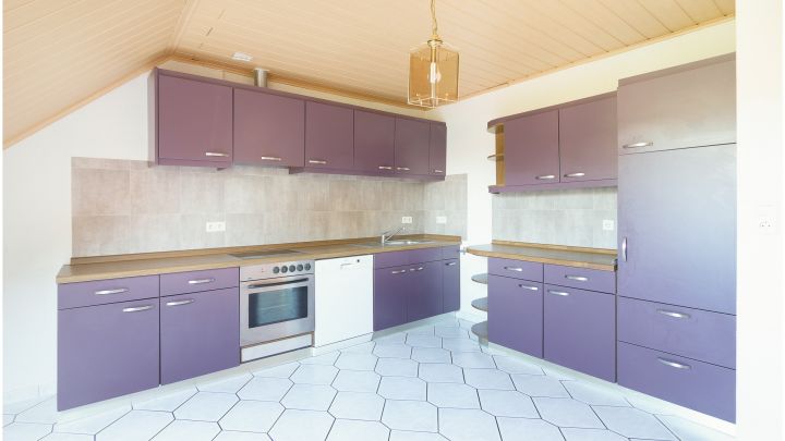 ***geräumige 2 Zimmer Oberwohnung mit EBK in Börger***

mit eigenem Garten, Terrasse, sowie Zufahrt und Carport