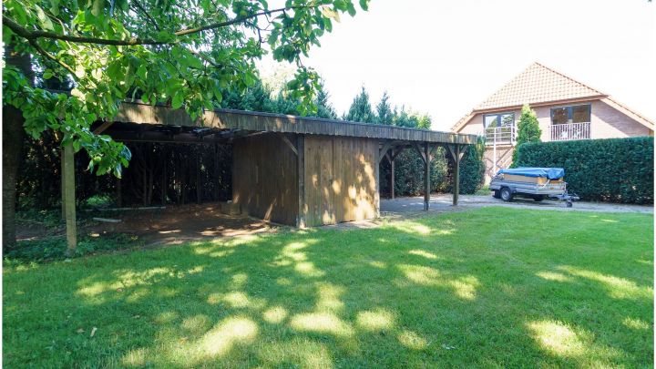 ***geräumige 2 Zimmer Oberwohnung mit EBK in Börger***

mit eigenem Garten, Terrasse, sowie Zufahrt und Carport