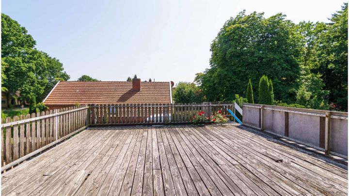 Einfamilienhaus mit großzügiger Einliegerwohnung

***zentral in Ostrhauderfehn auf ca. 7.500 m² Grundstück***