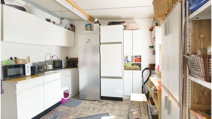 Einfamilienhaus mit großzügiger Einliegerwohnung

***zentral in Ostrhauderfehn auf ca. 7.500 m² Grundstück***