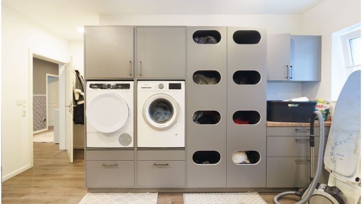 ***Modernes Anwesen - Haus mit Einliegerwohnung auf ca. 4.900 m² Grundstück mit Teich in Flachsmeer***