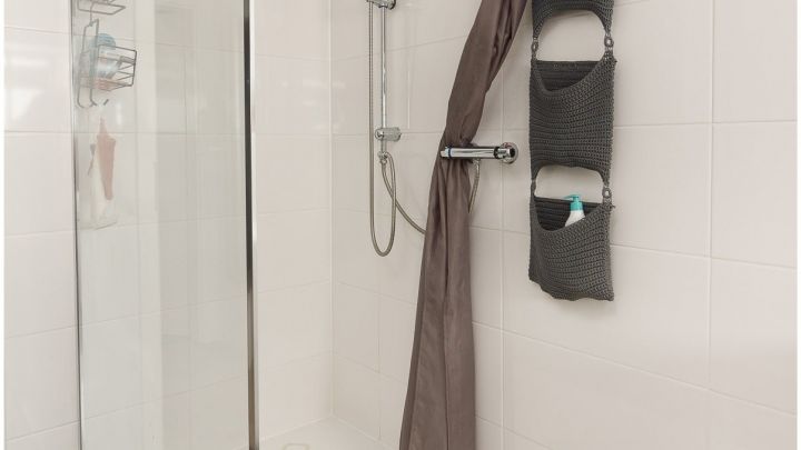 ***Modernes Anwesen - Haus mit Einliegerwohnung auf ca. 4.900 m² Grundstück mit Teich in Flachsmeer***