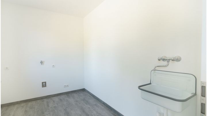 ***Exklusive Neubau-Wohnung - 4 ZKB - Reiheneckhaus in Flachsmeer***