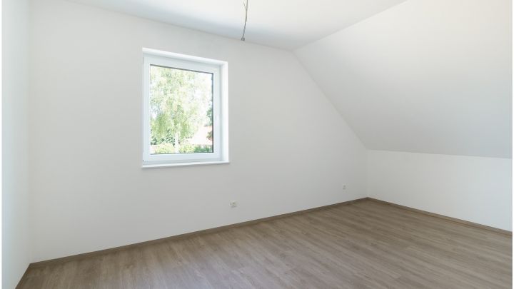 ***Exklusive Neubau-Wohnung - 4 ZKB - Reiheneckhaus in Flachsmeer***