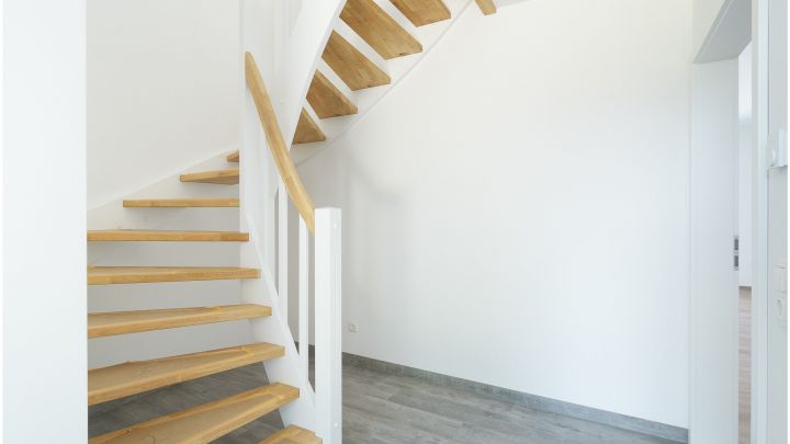 ***Exklusive Neubau-Wohnung - 4 ZKB - Reihenmittelhaus in Flachsmeer***

Carport, Garten, Einbauküche