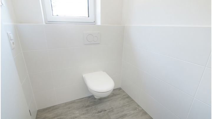 ***Exklusive Neubau-Wohnung - 4 ZKB - Reihenmittelhaus in Flachsmeer***

Carport, Garten, Einbauküche