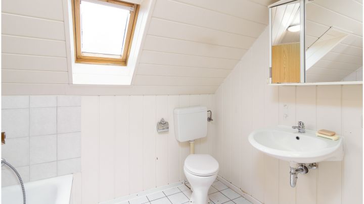 ***Dachgeschoss-Wohnung 3ZKB - in zentraler Lage von Ostrhauderfehn***