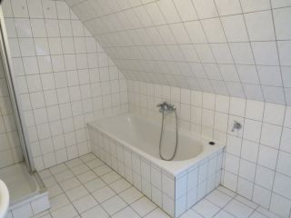 Bad mit Wanne