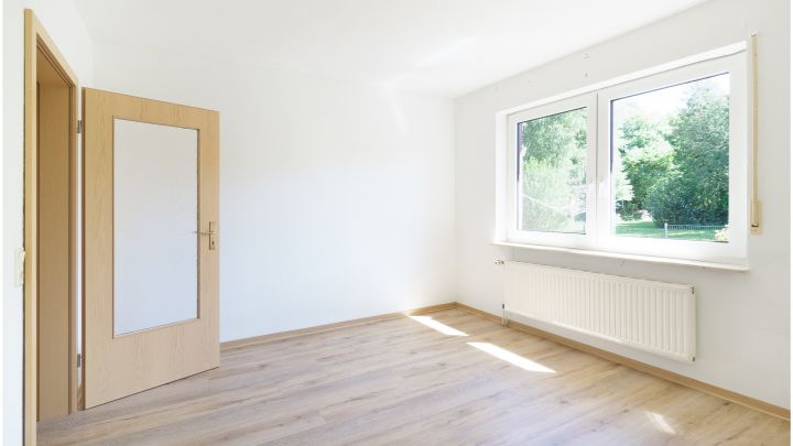 ***Komfortable Erdgeschosswohnung 2,5 ZKB in ruhiger, zentraler Lage von Ostrhauderfehn***

ebenerdig, ohne Stufen - mit eigenem Garten und Carport-Stellplatz