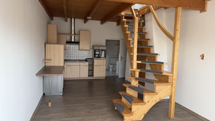 ***Gemütliche Single-Wohnung auf zwei Etagen im Dachgeschoss***