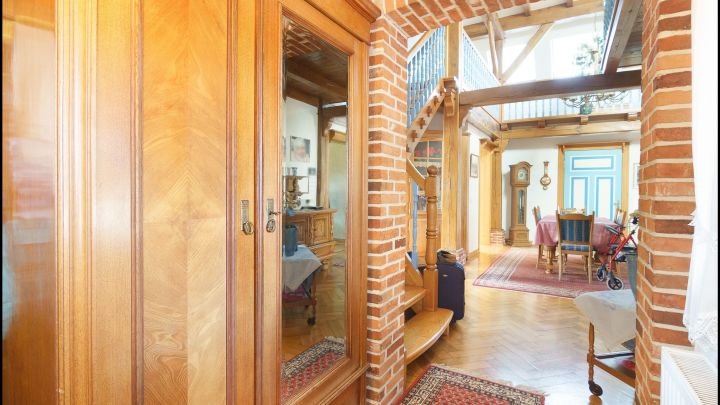 ***Modernes, hochwertig gebautes Fachwerkhaus mit viel Platz in bevorzugter Lage***

***Ein wunderschönes Haus und ein tolles Grundstück***