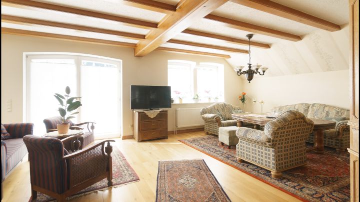 ***Modernes, hochwertig gebautes Fachwerkhaus mit viel Platz in bevorzugter Lage***

***Ein wunderschönes Haus und ein tolles Grundstück***