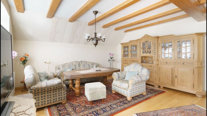 ***Modernes, hochwertig gebautes Fachwerkhaus mit viel Platz in bevorzugter Lage***

***Ein wunderschönes Haus und ein tolles Grundstück***