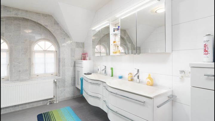 ***Modernes, hochwertig gebautes Fachwerkhaus mit viel Platz in bevorzugter Lage***

***Ein wunderschönes Haus und ein tolles Grundstück***