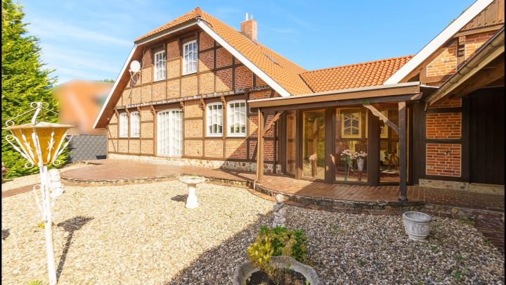 ***Modernes, hochwertig gebautes Fachwerkhaus mit viel Platz in bevorzugter Lage***

***Ein wunderschönes Haus und ein tolles Grundstück***