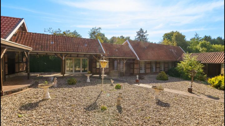 ***Modernes, hochwertig gebautes Fachwerkhaus mit viel Platz in bevorzugter Lage***

***Ein wunderschönes Haus und ein tolles Grundstück***