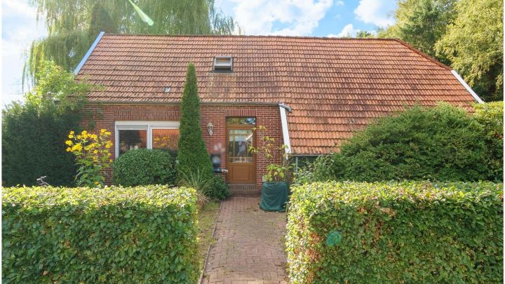 ***Ostfriesisches Fehnhaus mit großem Grundstück und viel Privatsphäre***